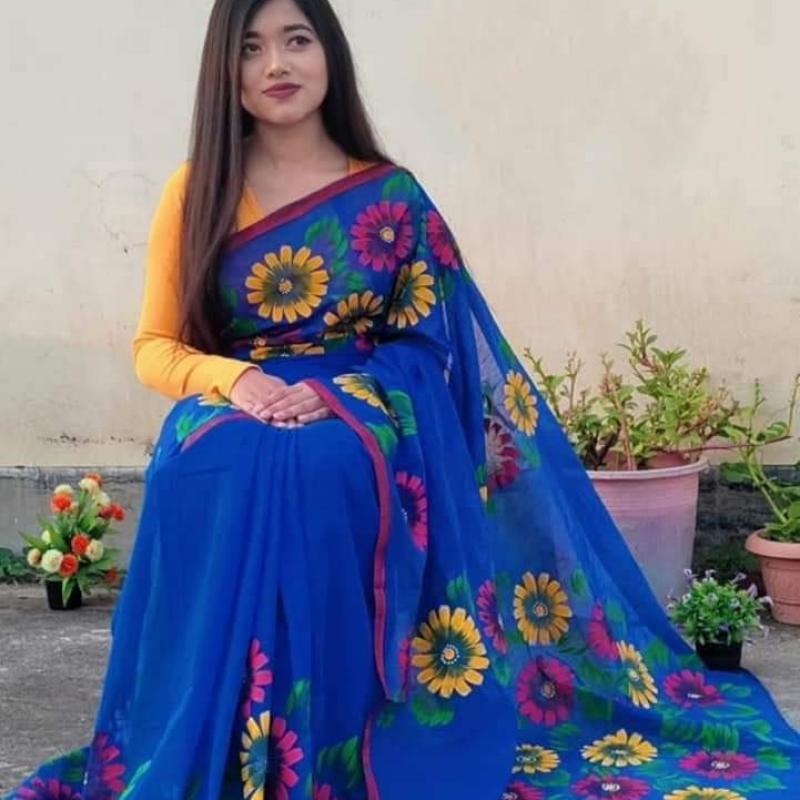 নীল রঙের ফ্লোরাল প্রিন্ট শাড়ি